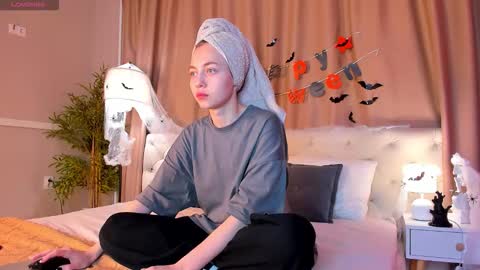 Snapshot of rihanna_walker chatting on October 27, 1:20 am rihanna_walker online show from October 27, 1:20 am