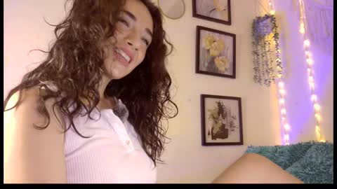 Independent model online show from October 5, 8:56 am