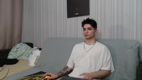 Snapshot of rik_and chatting on October 28, 11:51 pm Rick online show from October 28, 11:51 pm