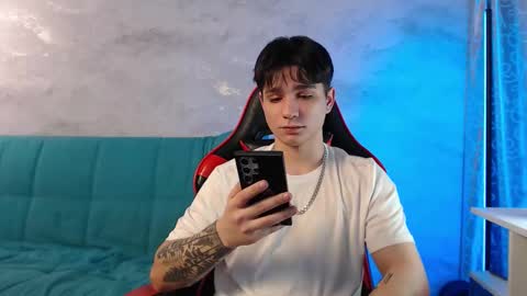 Snapshot of rik_and chatting on November 17, 8:36 pm Rick online show from November 17, 8:36 pm