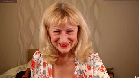 Snapshot of riley_annet chatting on October 11, 5:33 pm Riley online show from October 11, 5:33 pm