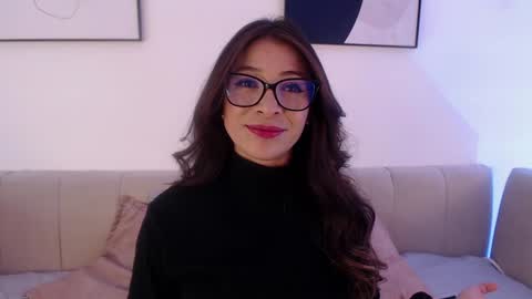 Snapshot of riley_bensongh chatting on December 18, 8:25 pm Riley online show from December 18, 8:25 pm