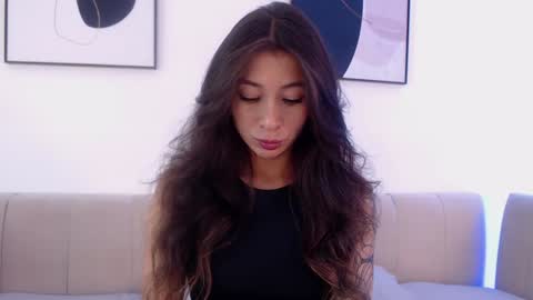 Snapshot of riley_bensongh chatting on February 8, 7:59 pm Riley online show from February 8, 7:59 pm