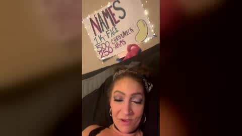 Riley Reign online show from February 6, 4:28 am