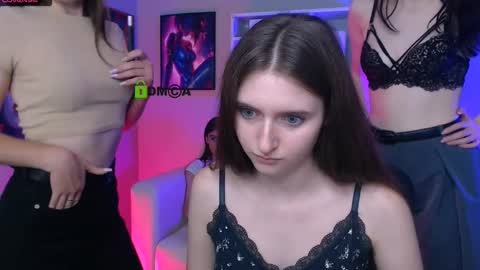 Snapshot of riley_sanders chatting on October 4, 2:15 pm Meow online show from October 4, 2:15 pm