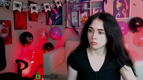 Snapshot of riley_sanders chatting on October 26, 10:21 am Meow online show from October 26, 10:21 am