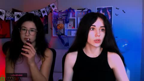 Snapshot of riley_sanders chatting on October 30, 10:16 am Meow online show from October 30, 10:16 am