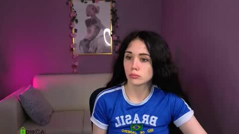 Snapshot of riley_sanders chatting on December 2, 8:15 pm Meow online show from December 2, 8:15 pm