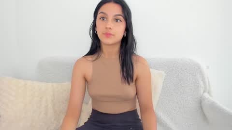 Snapshot of riley_tin chatting on December 2, 3:47 pm riley_tin online show from December 2, 3:47 pm