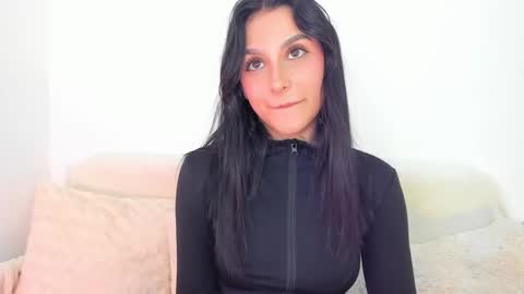 Snapshot of riley_tin chatting on March 3, 4:46 pm riley_tin online show from March 3, 4:46 pm