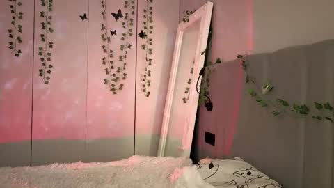 Snapshot of riley_vice chatting on December 14, 8:30 am Sofia online show from December 14, 8:30 am