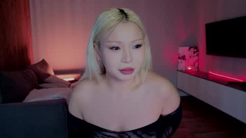 rileymee online show from April 8, 3:17 am