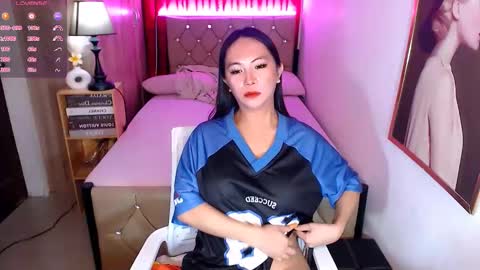Snapshot of rileymillerx chatting on December 5, 1:17 pm Riley online show from December 5, 1:17 pm