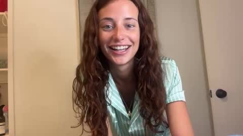 Snapshot of rileysmitheree chatting on October 17, 5:15 pm Riley online show from October 17, 5:15 pm
