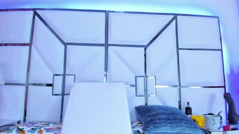 Riley online show from February 6, 2:37 pm