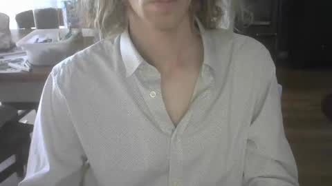 Snapshot of rimbu32 chatting on March 22, 9:45 am kriebeltje online show from March 22, 9:45 am