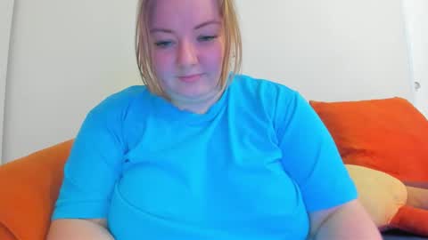 Snapshot of rina16 chatting on November 25, 7:19 am rina16 online show from November 25, 7:19 am