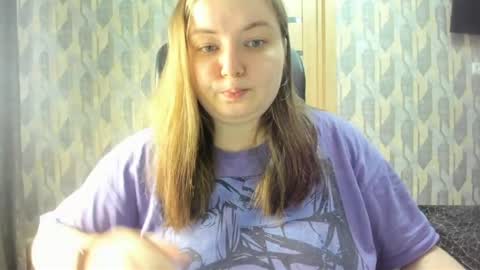 Snapshot of rina16 chatting on April 6, 2:40 pm rina16 online show from April 6, 2:40 pm