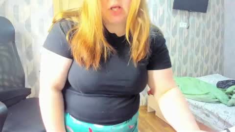 Snapshot of rina16 chatting on June 18, 9:36 am rina16 online show from June 18, 9:36 am
