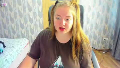 Snapshot of rina16 chatting on July 31, 10:25 am rina16 online show from July 31, 10:25 am