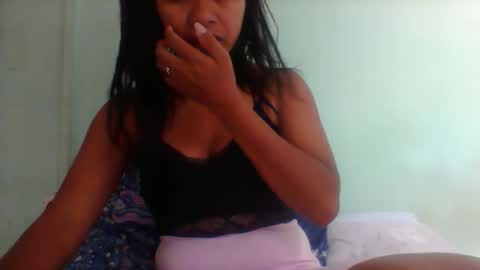 Snapshot of rinah856024 chatting on December 15, 3:11 am rinah856024 online show from December 15, 3:11 am