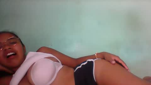 Snapshot of rinah856024 chatting on May 2, 4:45 pm rinah856024 online show from May 2, 4:45 pm
