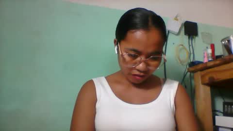 Snapshot of rinah856024 chatting on May 11, 4:15 pm rinah856024 online show from May 11, 4:15 pm