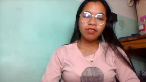 Snapshot of rinah856024 chatting on June 14, 4:09 pm rinah856024 online show from June 14, 4:09 pm