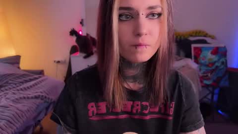   DianaBrite            fansl y online show from February 11, 2:33 pm