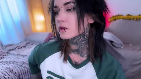   DianaBrite            fansl y online show from March 11, 12:22 pm