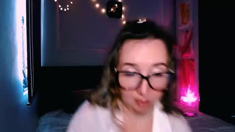 Snapshot of riri_rich chatting on November 8, 5:18 am Rita online show from November 8, 5:18 am