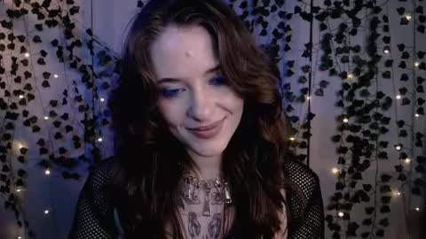risha_laass online show from May 7, 8:25 pm