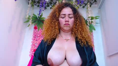 Snapshot of risitos_de_oro_ chatting on April 23, 6:54 pm Risitos De Oro online show from April 23, 6:54 pm
