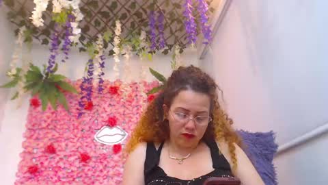 Snapshot of risitos_de_oro_ chatting on May 3, 4:46 pm Risitos De Oro online show from May 3, 4:46 pm