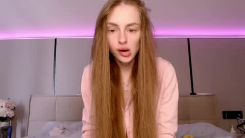 Snapshot of rita_orra chatting on June 10, 7:51 am Rita online show from June 10, 7:51 am