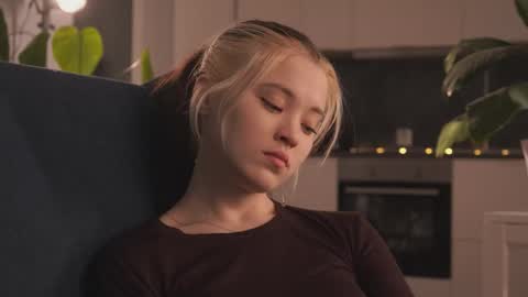 Akemi online show from February 15, 4:03 pm