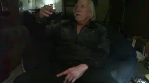 Snapshot of riverratggg chatting on November 3, 7:48 pm riveratggg online show from November 3, 7:48 pm