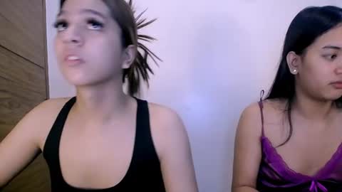 Snapshot of riyah_parker chatting on June 18, 2:01 am riyah_parker online show from June 18, 2:01 am