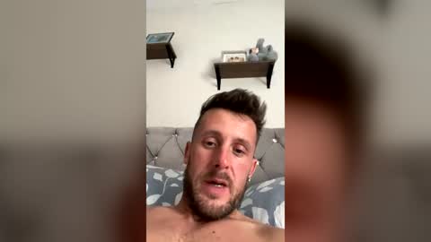 rjg_1992 online show from June 14, 6:54 pm