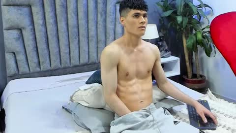 Roan Birkin online show from March 12, 10:50 pm