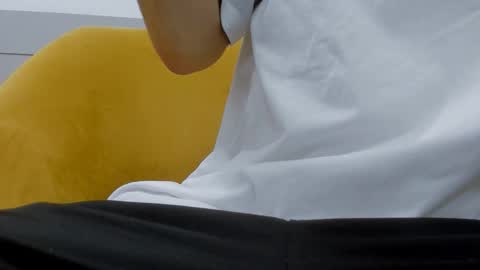 Roan Birkin online show from February 6, 7:39 pm