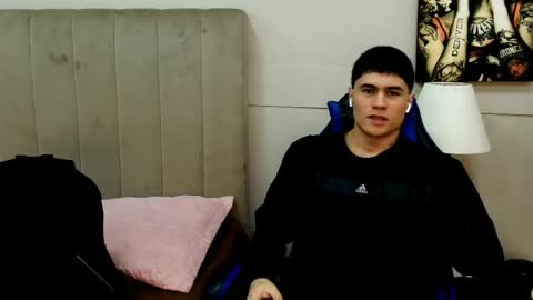 Snapshot of roan_birkin chatting on May 24, 7:30 pm Roan Birkin online show from May 24, 7:30 pm