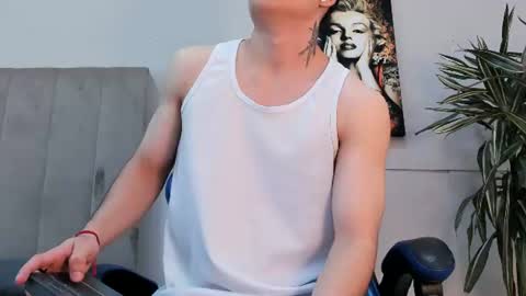 Roan Birkin online show from July 9, 8:02 pm