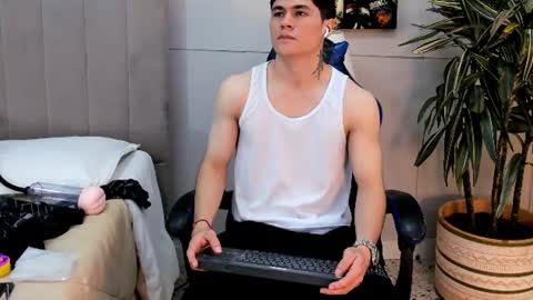 Roan Birkin online show from July 22, 7:27 pm