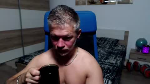 Snapshot of robbyshawz chatting on July 5, 5:14 am robbyshawz online show from July 5, 5:14 am
