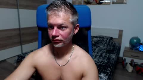 Snapshot of robbyshawz chatting on July 9, 4:49 am robbyshawz online show from July 9, 4:49 am
