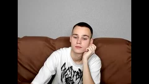 robert10211 online show from November 3, 11:33 am