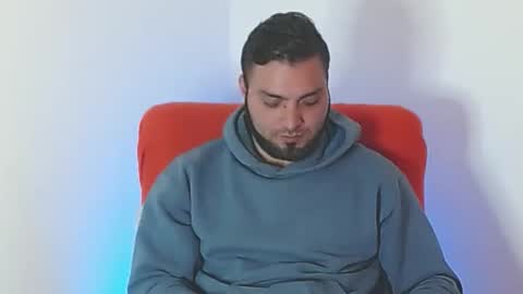 Snapshot of robert_leroy chatting on October 20, 3:34 pm Stiven - online show from October 20, 3:34 pm