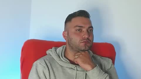 Snapshot of robert_leroy chatting on October 29, 7:54 am Stiven - online show from October 29, 7:54 am