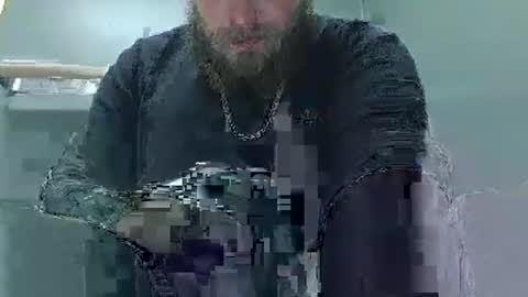 Snapshot of robertd5094 chatting on January 17, 1:46 pm robertd5094 online show from January 17, 1:46 pm